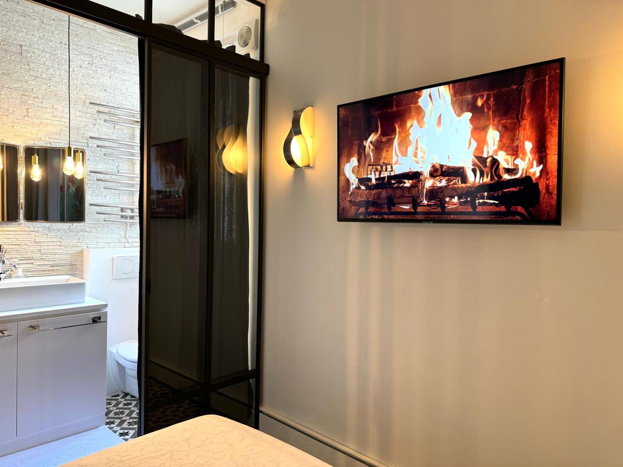 Montmartre Romantic, - Paris