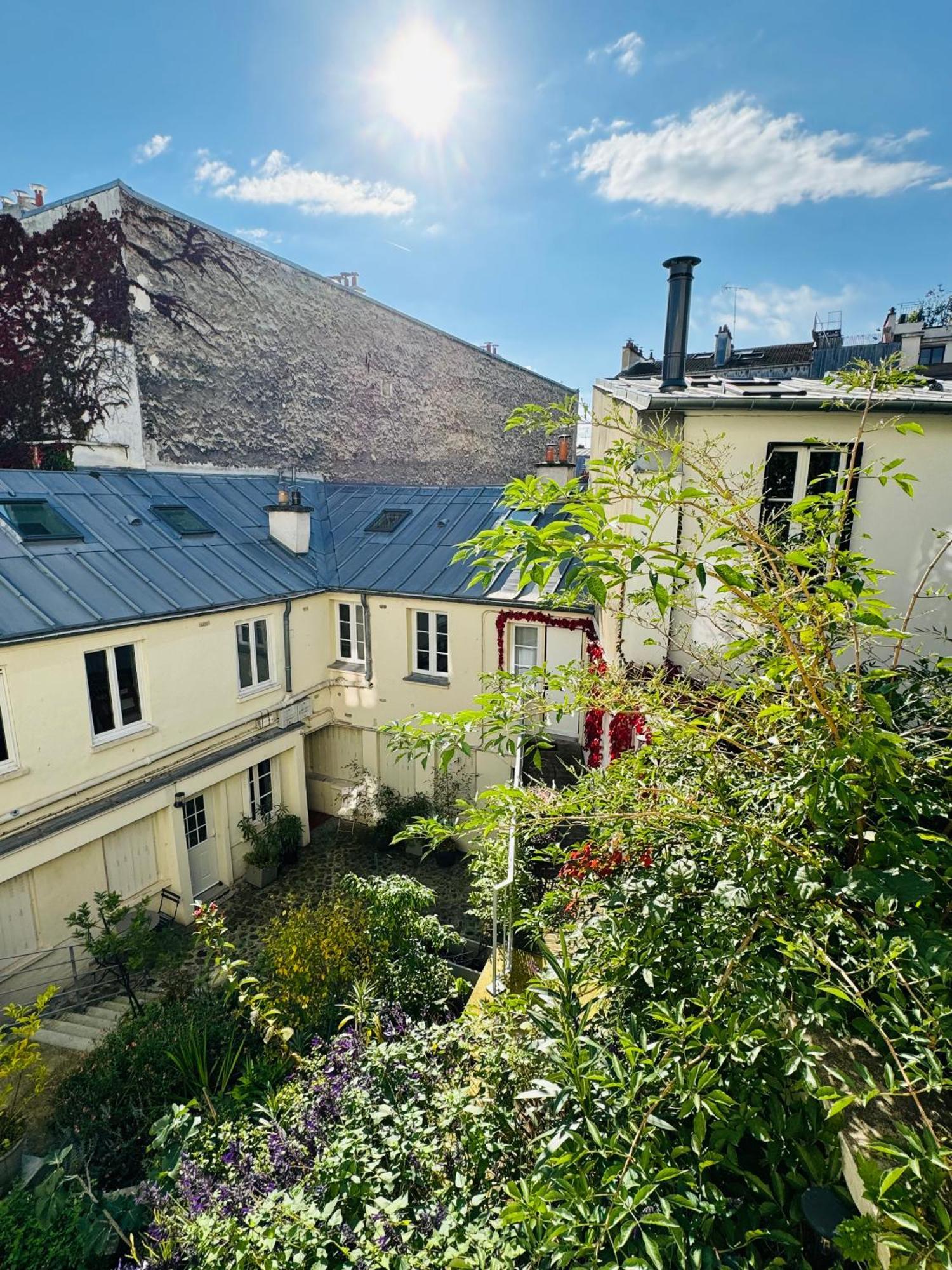 Montmartre Romantic, -