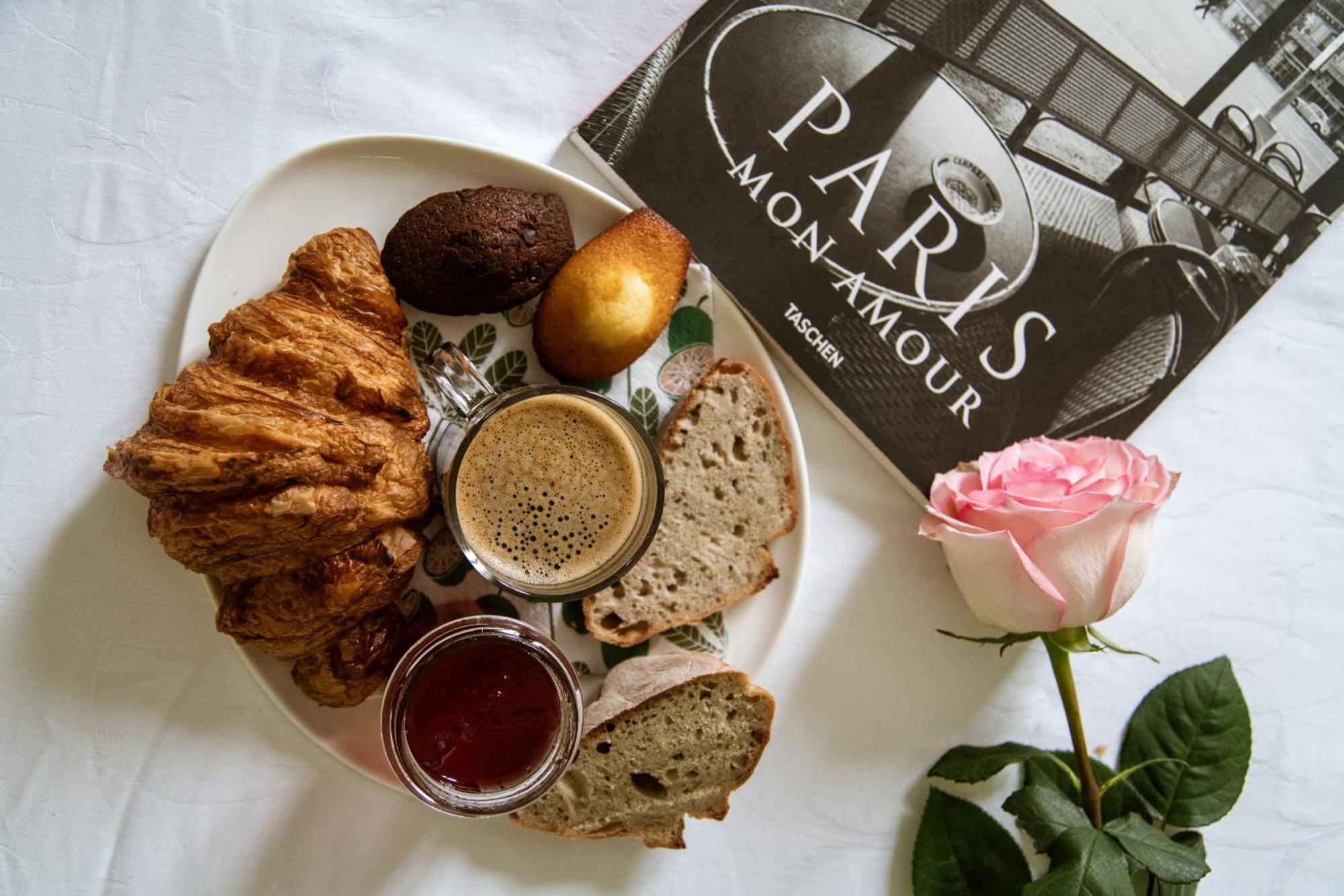 Montmartre Romantic, -