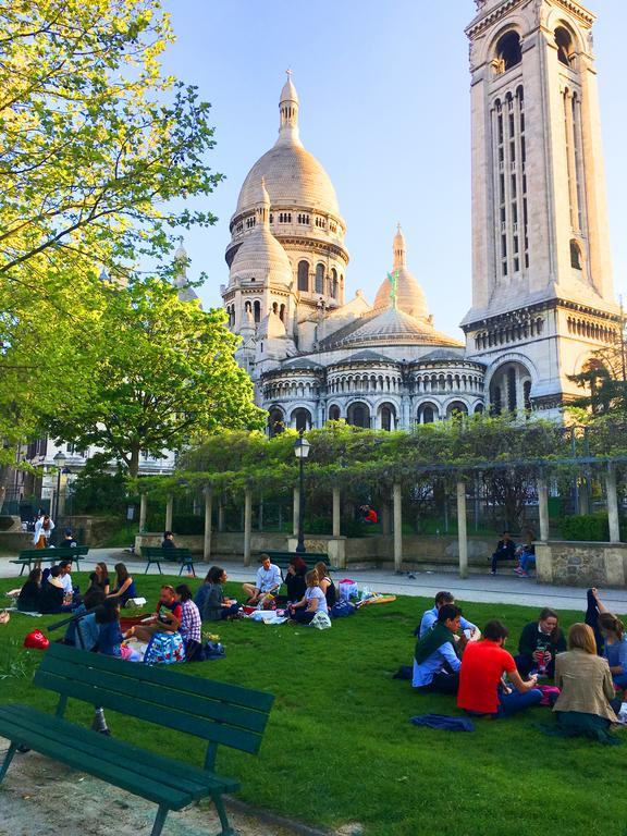 Montmartre Romantic, -